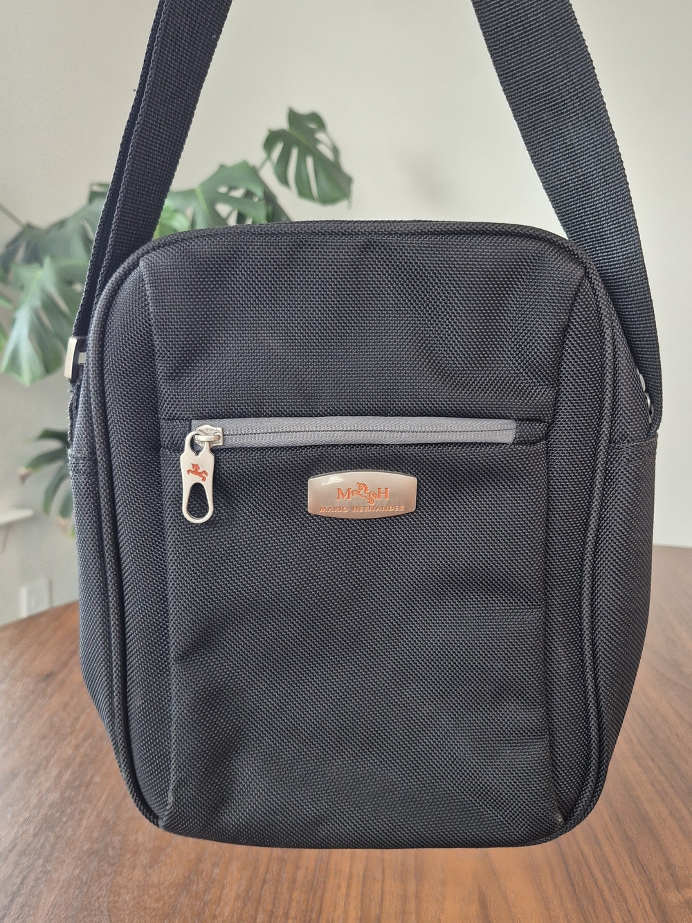 Men's Black Messenger Crossbody Bag Mario Hernandez